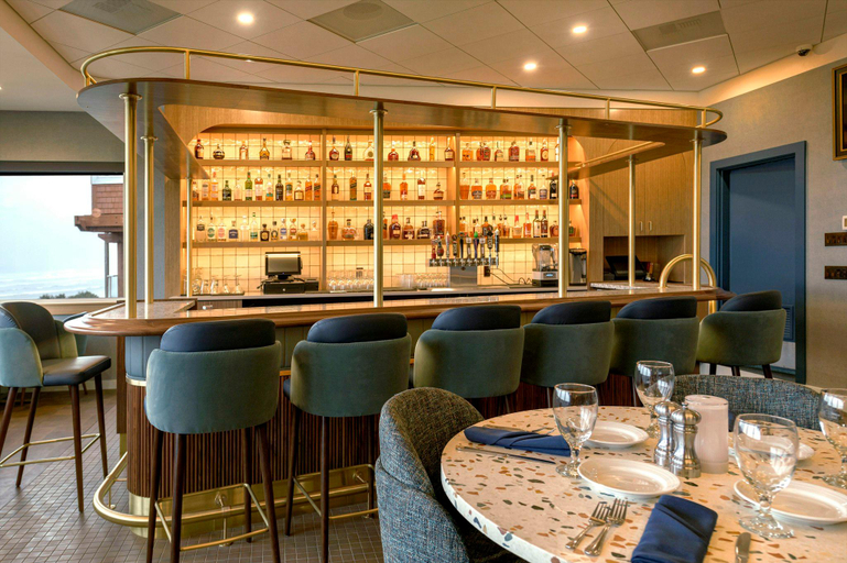 Food & Drinks 4, Hallmark Resort - Newport, Lincoln