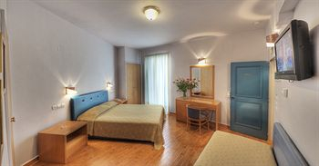 Others 5, Iniohos Hotel, Attica