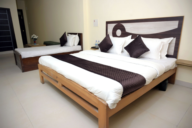 Room 5, Panch Aarohan Hotel King, Pithoragarh