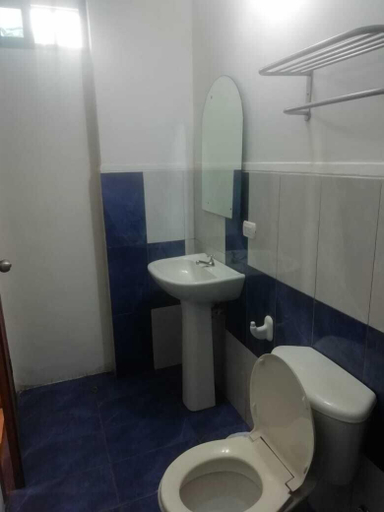 Bathroom 3, Hotel Cocos, Salinas