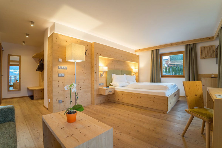 Bedroom 3, Dolomites Nature Hotel Vigilerhof, Bolzano