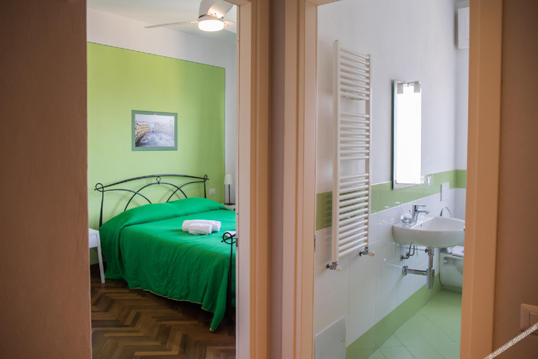 Bedroom, B&B Cento Passi Dalle Mura, Lucca
