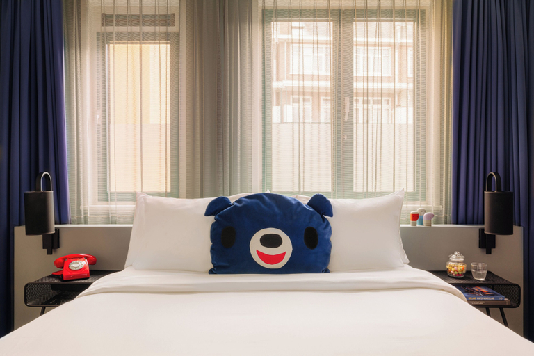 Bedroom 3, Leonardo Hotel Amsterdam Leidse Square, Amsterdam