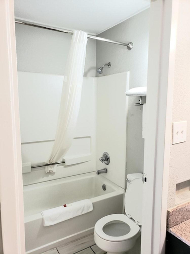 Bathroom, Super 8 by Wyndham Mineral Wells, Palo Pinto