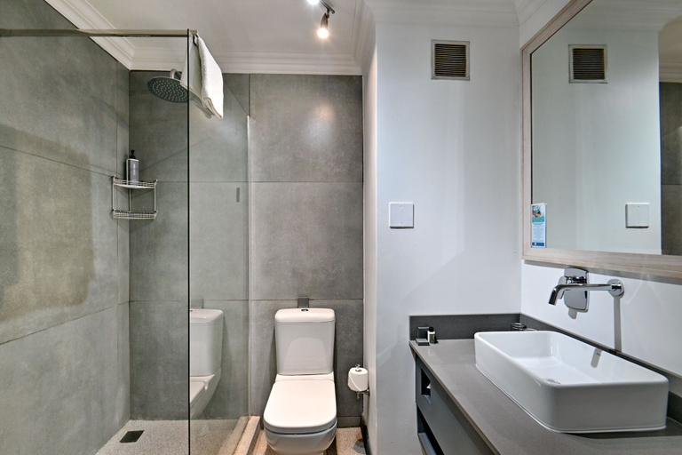 Bathroom 4, Glenburn Lodge & Spa, West Rand