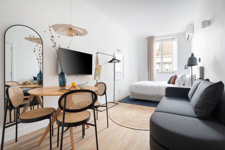 Room 5, Lapa Diplomatic Flat 2 4 by Feel Lisboa, Lisbon