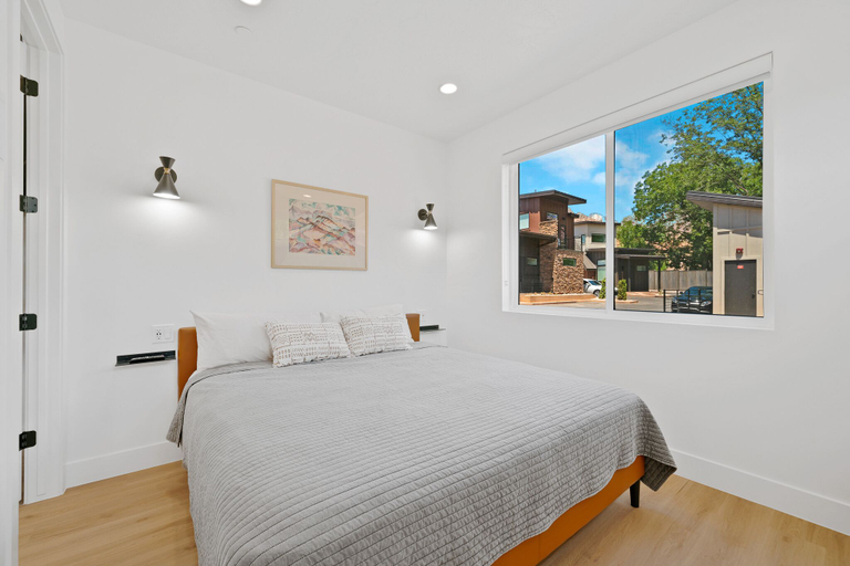 Bedroom 2, The Bungalows, Washington