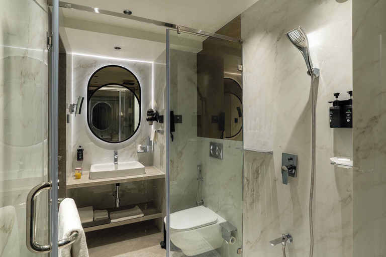 Bathroom 4, Grand Residency Hotel & Serviced Apartments, Mumbai Suburban