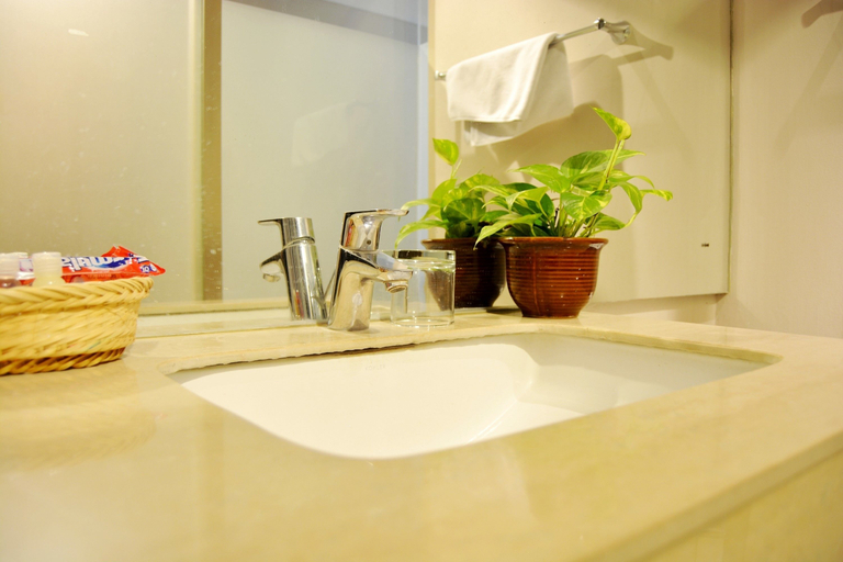 Bathroom, W Home Senopati, South Jakarta