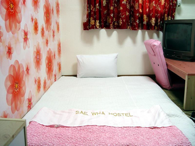 Bedroom 4, Saehwa Hostel, Jongno