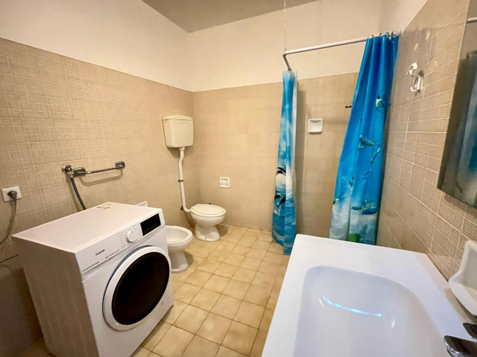 Bathroom 3, Apartment In Porto Santa Margherita - Caorle, Venezia