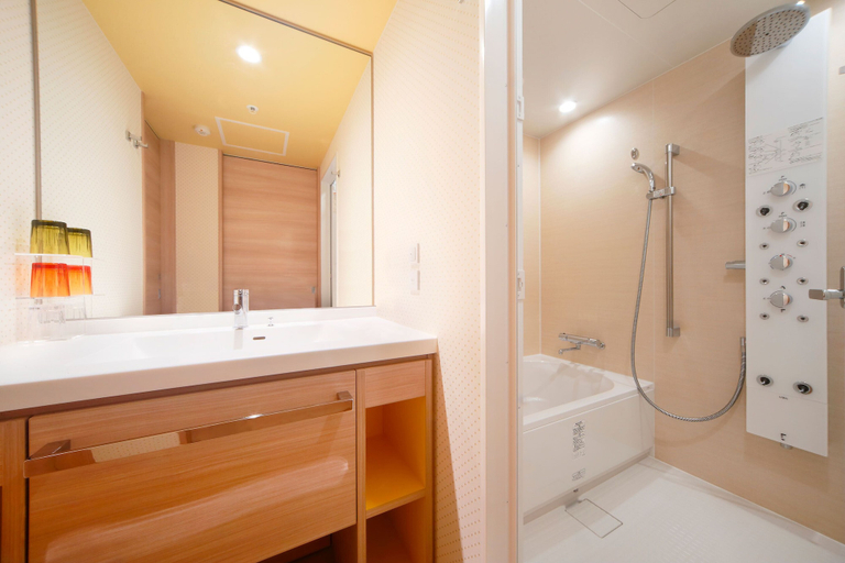 Bathroom 5, HOTEL UNIVERSAL PORT VITA, Osaka