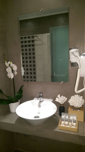 Bathroom 4, Galaxy City Hotel, East Macedonia and Thrace