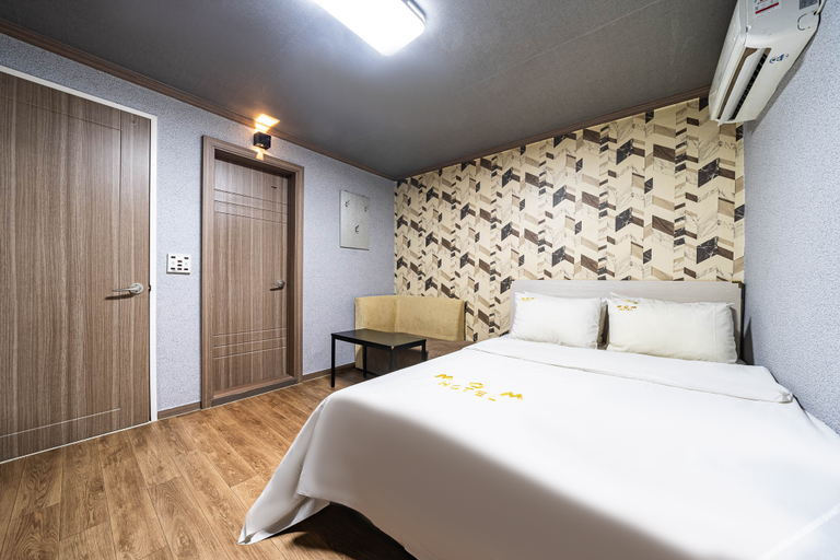 Bedroom 4, Suwon Station Hotel MOM, Suwon
