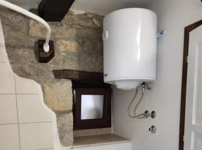 Bathroom 5, Baladur Nature Apartments, Buzet