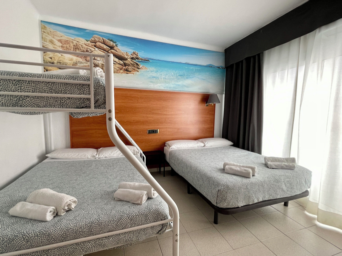 Bedroom 2, Hotel Maremagnum, Girona