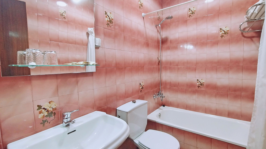 Bathroom 4, Hostal Las Perdices, Granada