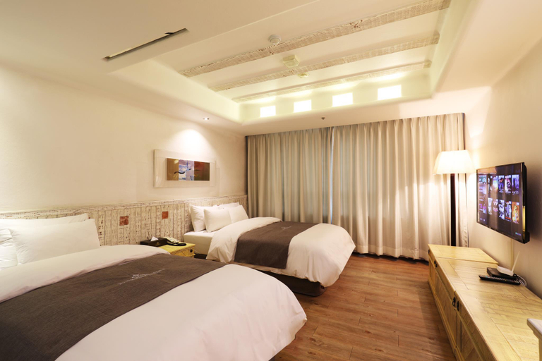 Bedroom 2, Maple Tourist Hotel, Jeongseon
