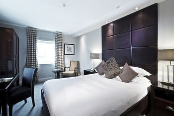 Others 4, Stamford Bridge Hotel London, London