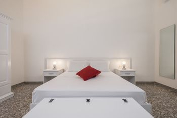 Others 2, Ada Suites, Lecce