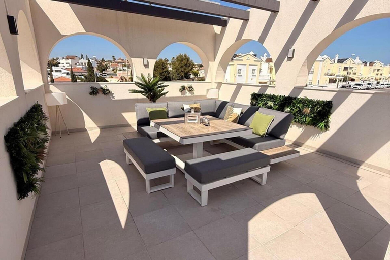 Outdoor dining 3, 3 Bed Villa - Sleeps 6 - Private Pool - Parking, Alicante