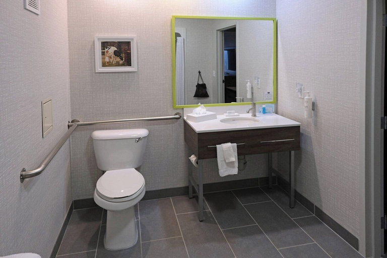 Bathroom 4, Hampton Inn Lima, Allen