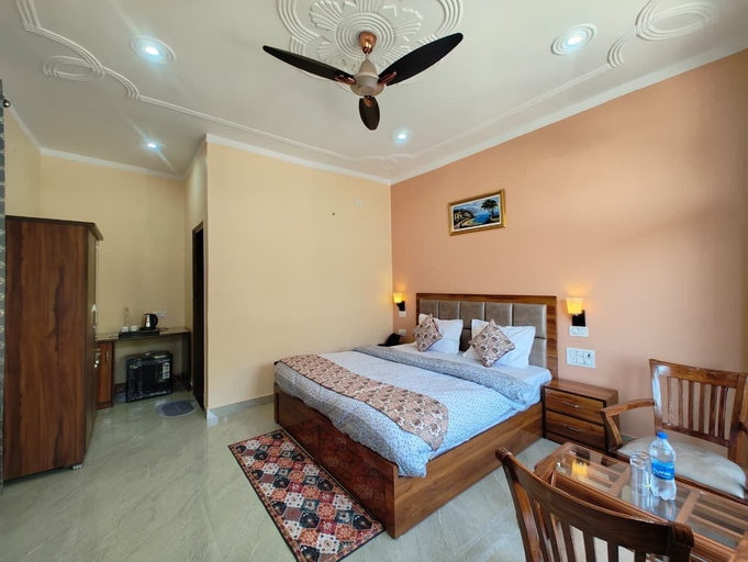 Room 1, AASRA PARADISE HOTEL, Kangra