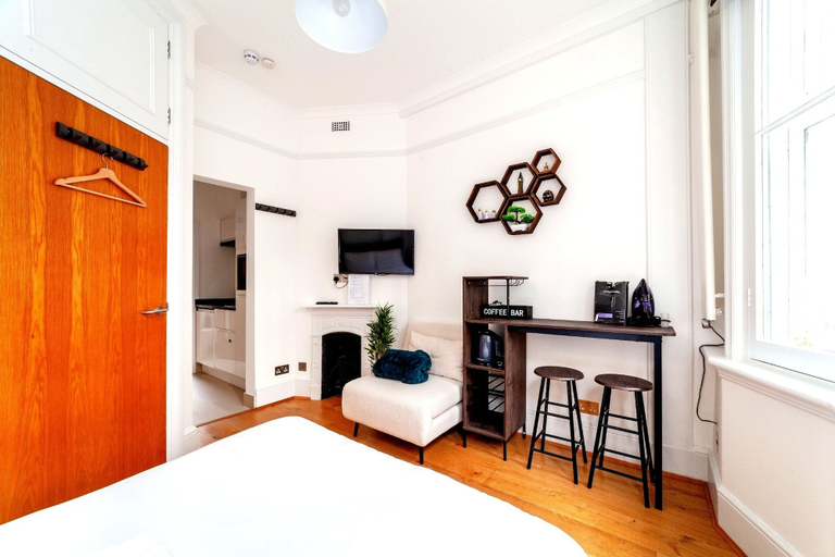 Bedroom 2, London Bridge Studios, London