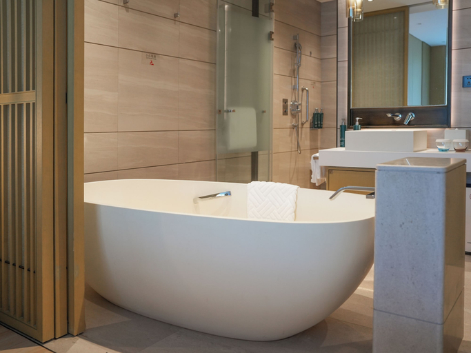 Bathroom 5, Doubletree Resort By Hilton Hainan - Xinglong Lakeside, Hainan