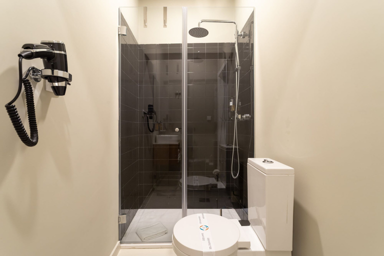 Room 3, Lapa Diplomatic Flat 2 4 by Feel Lisboa, Lisbon