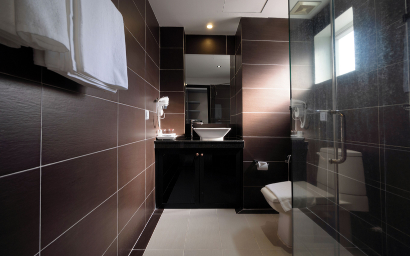 Bathroom 4, F L G Hotel , Phnom Penh