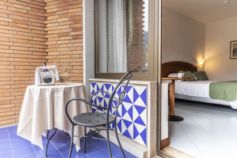 Bedroom 3, HOTIDAY Hotel Sorrento, Napoli