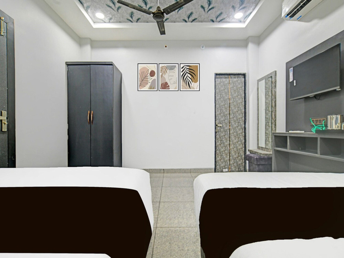 Room 4, Super Collection O Mahakal, Ujjain