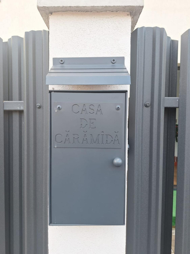 Others 5, Casa de Caramida, Brasov