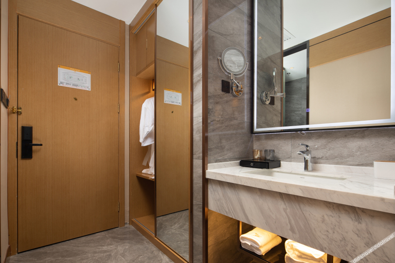 Bathroom 3, GreenTree Eastern Hotel Tianjin Wuqing District Wanda Plaza, Tianjin