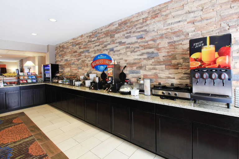 Food & Drinks 5, Baymont by Wyndham Auburn, De Kalb