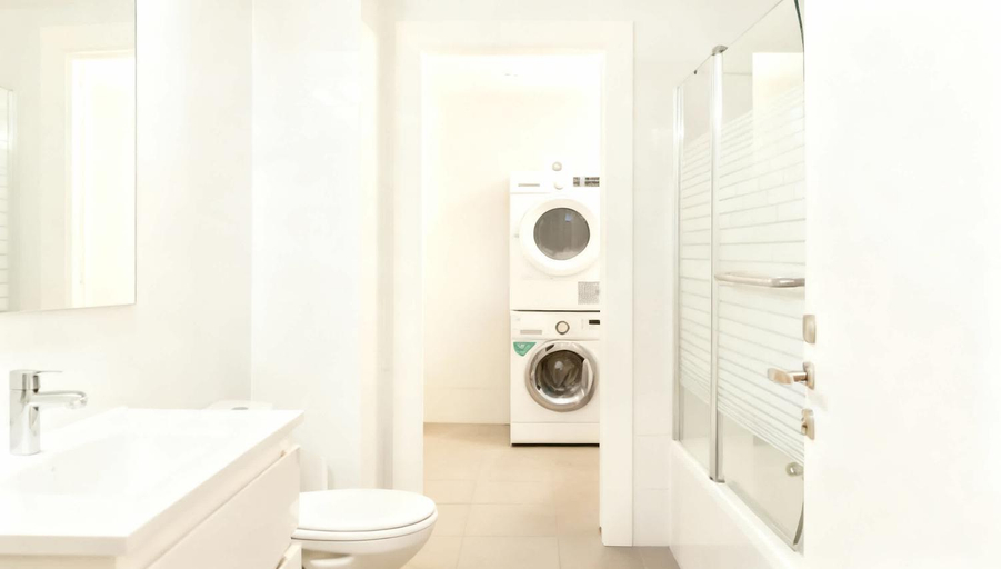 Bathroom 2, Oַ&O Group- Luxury 3BR APT 33 Floor See View Tower