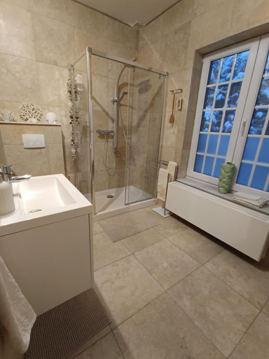Bathroom 5, Sleep and Dream, Liège