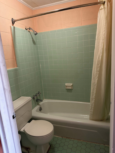 Bathroom 4, Budget Motel, Dillon