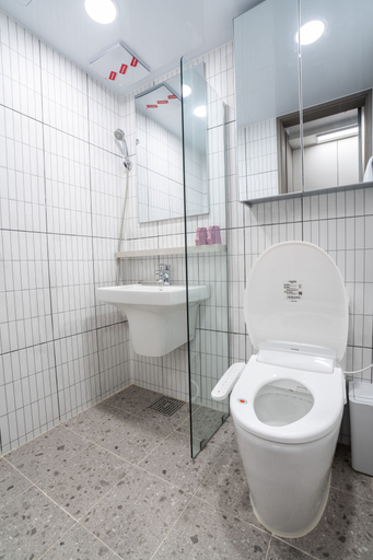 Bathroom 4, Golden Planet Hotel Pyeongtaek, Pyeongtaek