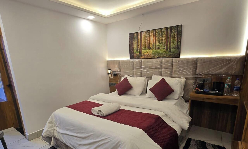 Room 3, Hotel Vishnu Sarovar, Chamoli