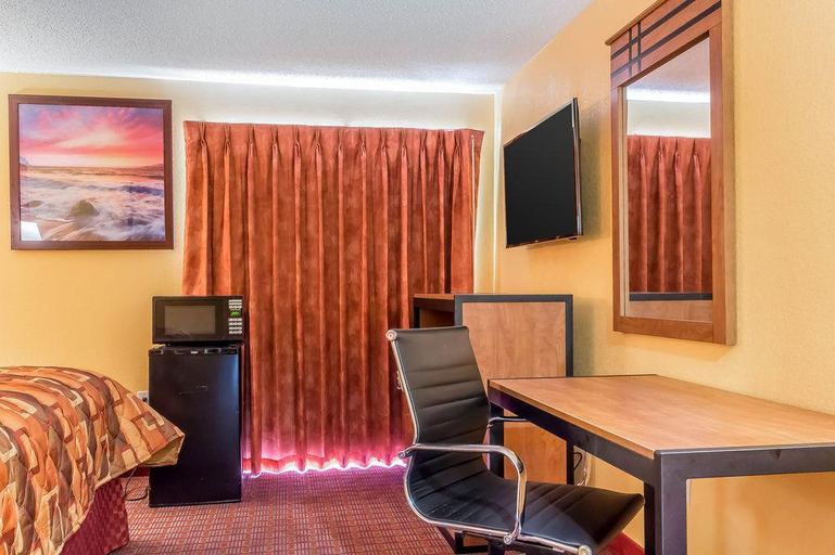 Bedroom 3, Relax Inn, Cumberland