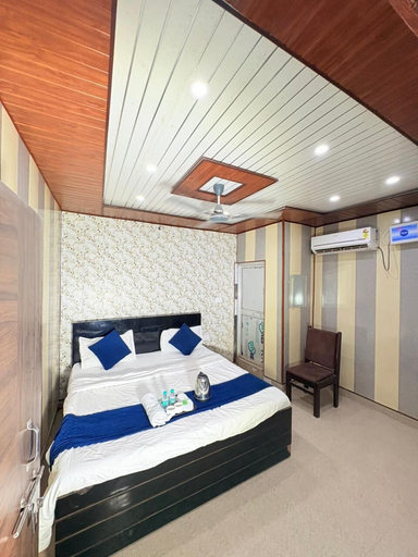 Room 2, Hotel Saksham Palace, Faizabad