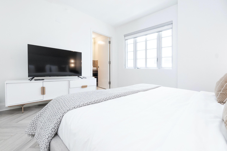 Others 4, Luxuri Suites, Miami-Dade