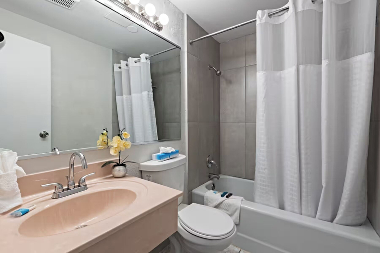 Bathroom 3, Palm Tree Inn Altamonte Springs Orlando, Seminole