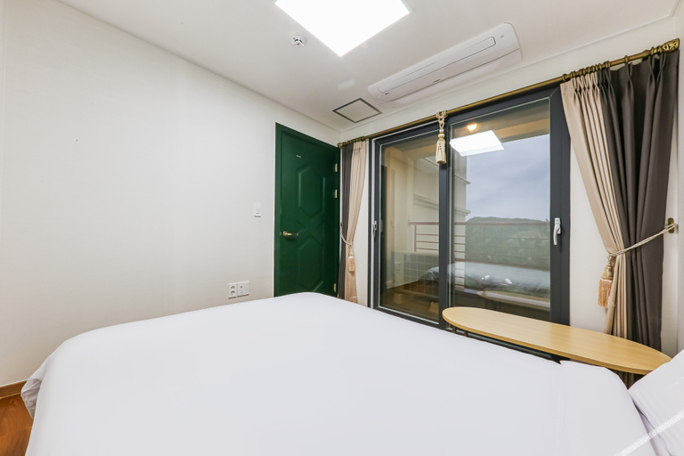 Bedroom 2, ブヨ パーク アート ヴィラズ, Buyeo