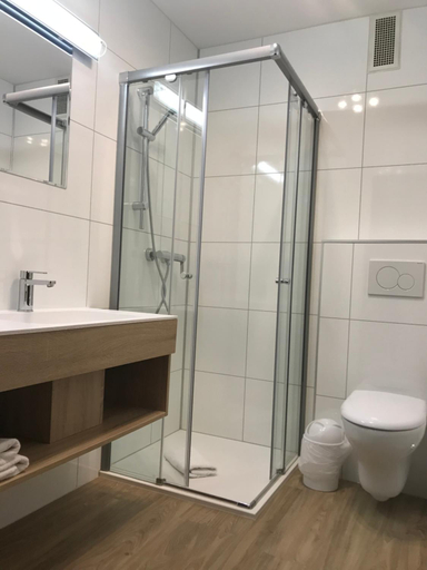 Bathroom 3, Gasthof zur Post, Salzburg Umgebung