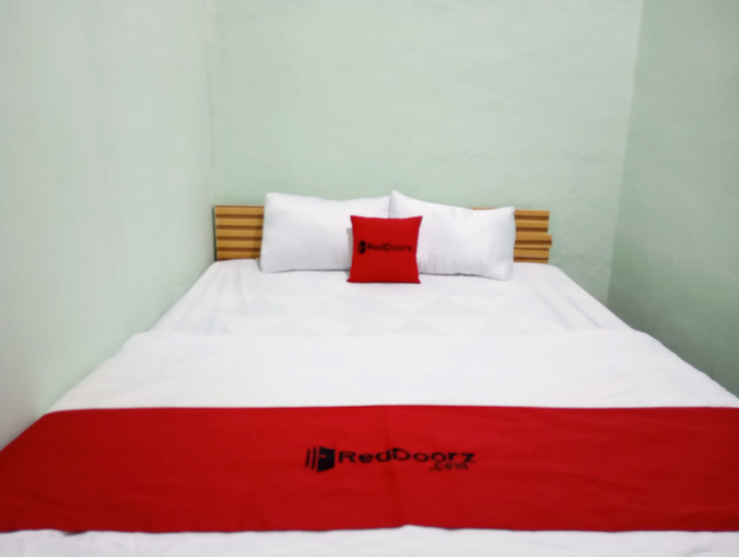 Bedroom 3, RedDoorz @ Vera Guesthouse Alun Alun Kutoarjo, Purworejo