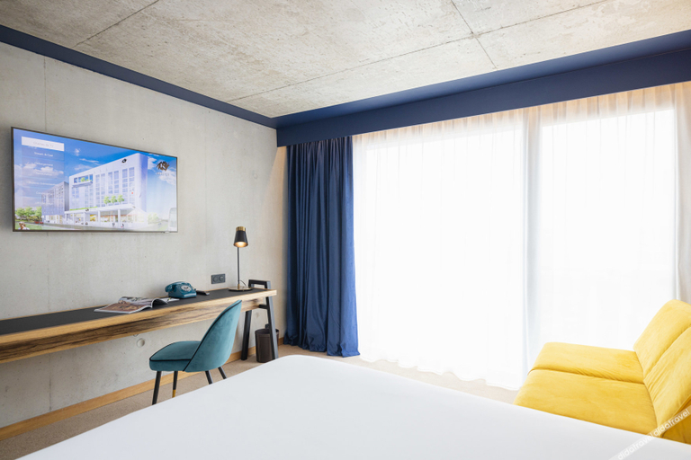 Bedroom 2, KOPSTER Hotel Residence Paris Colombes, Hauts-de-Seine