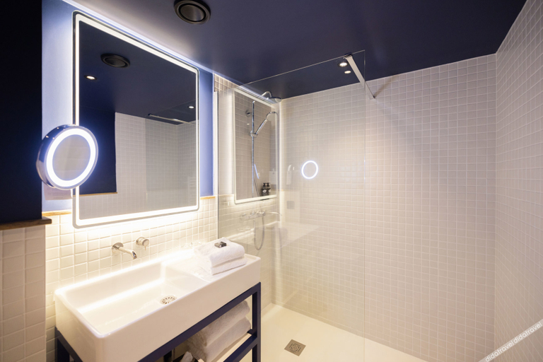 Bathroom 3, KOPSTER Hotel Residence Paris Colombes, Hauts-de-Seine